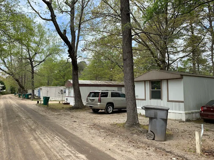 Long Leaf Mobile Home Park Picture 5