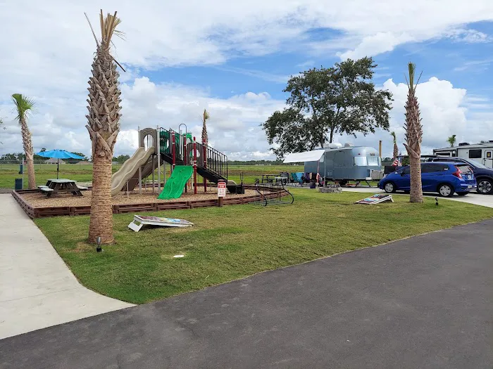 Barefoot RV Resort Picture 2