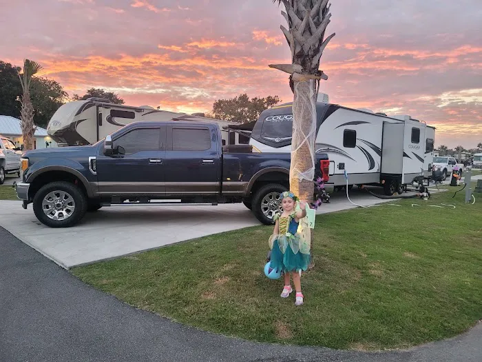 Barefoot RV Resort Picture 3