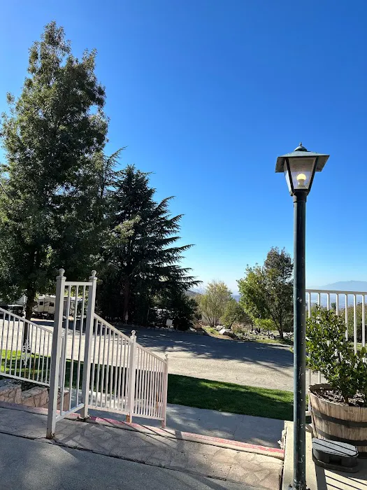 Oak Glen Retreat - Halo Resorts Picture 1