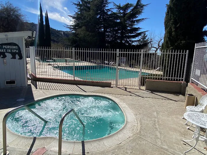 Oak Glen Retreat - Halo Resorts Picture 4