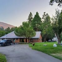 Seven Oaks Lodge ico