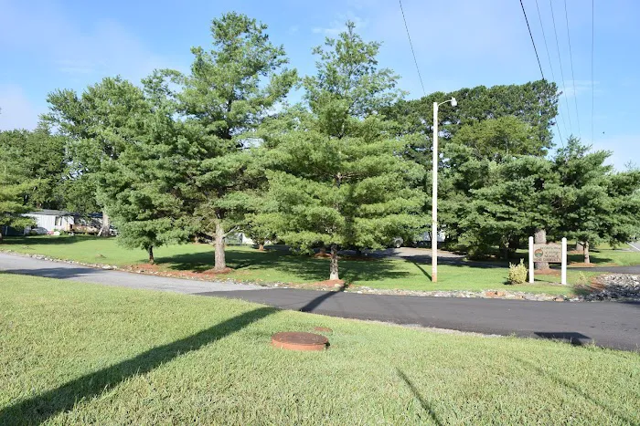 Briarwood Mobile Home Community Picture 8
