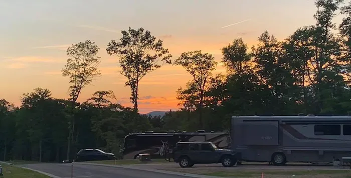 Olde Beau Luxury Motorcoach Picture 1