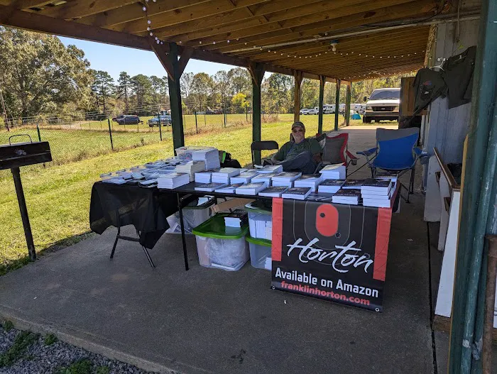 Vanhoy RV Park Picture 3