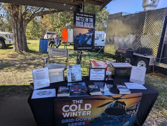 Vanhoy RV Park Picture 9