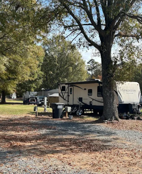 Rolling Hills Mobile Home and RV Park Picture 7