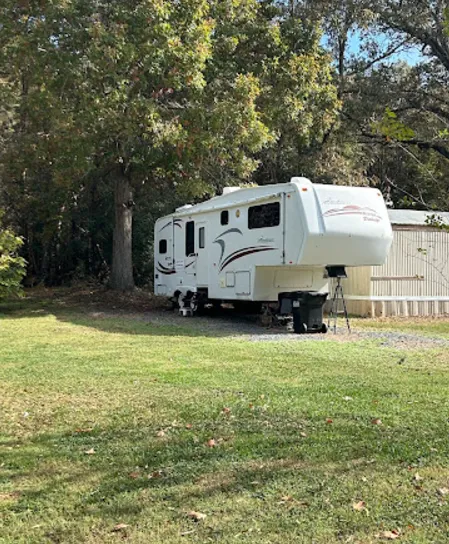 Rolling Hills Mobile Home and RV Park Picture 5