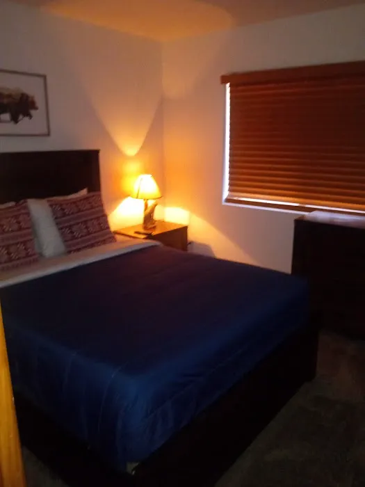 Harrolds Cabin Picture 10