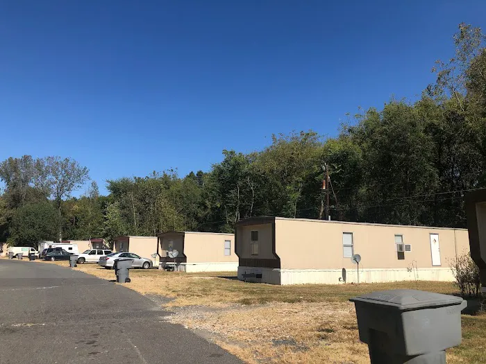 Arrowood Mobile Home Park Picture 4