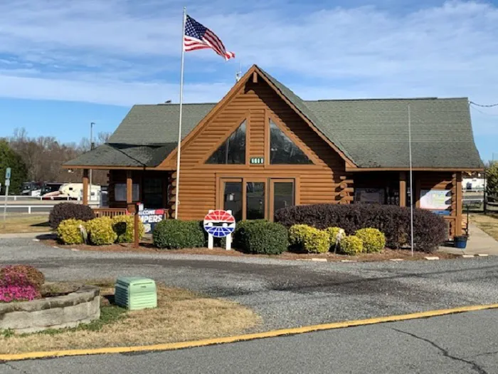 Camping World Racing Resort Picture 3