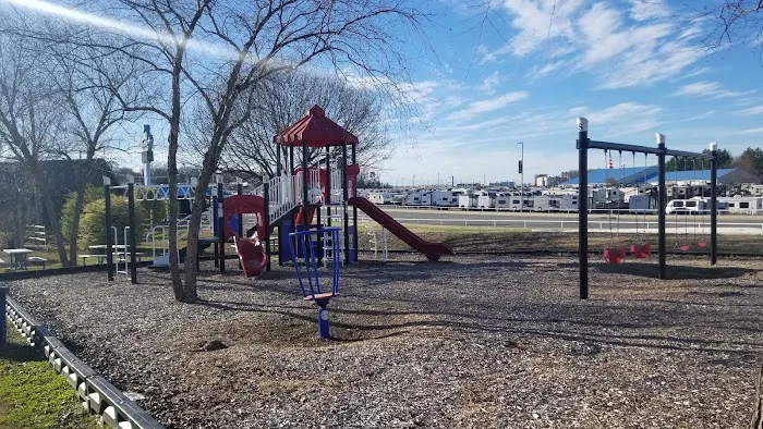 Camping World Racing Resort Picture 4