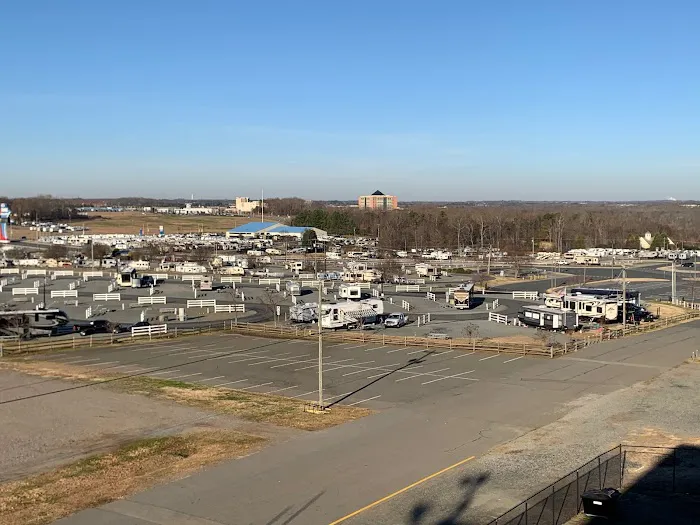Camping World Racing Resort Picture 7