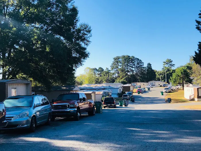 Queen's Grant Mobile Home Park Picture 10