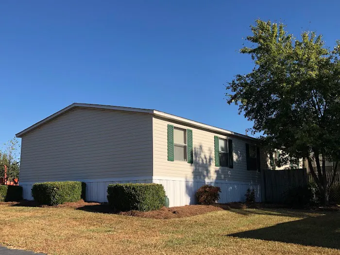 Queen's Grant Mobile Home Park Picture 3