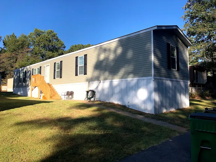 Queen's Grant Mobile Home Park Picture 1