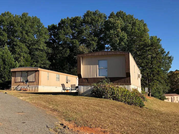 Queen's Grant Mobile Home Park Picture 7