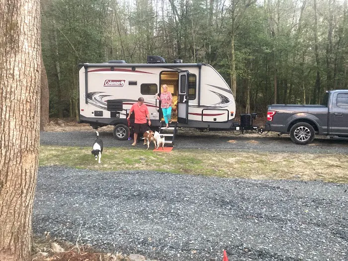 Roaring River Vineyards RV Park Picture 8