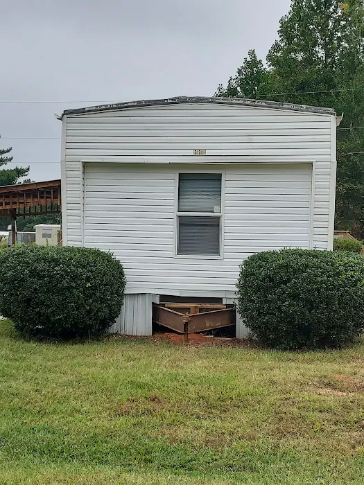 J & J Mobile Home Park Picture 7