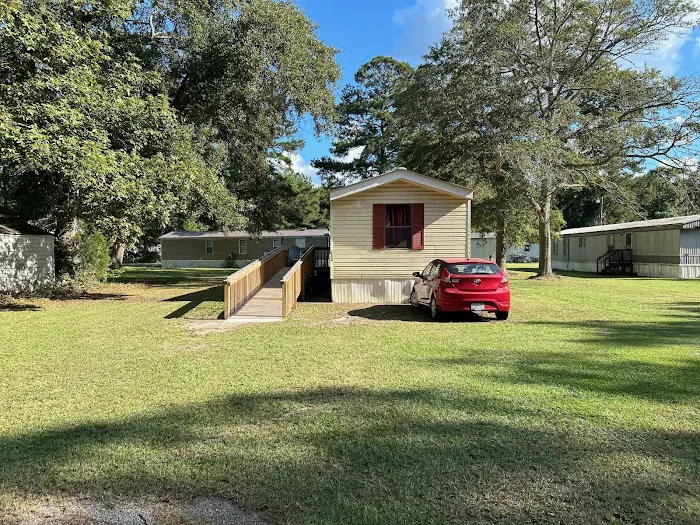 Florence Mobile Home Park Picture 9