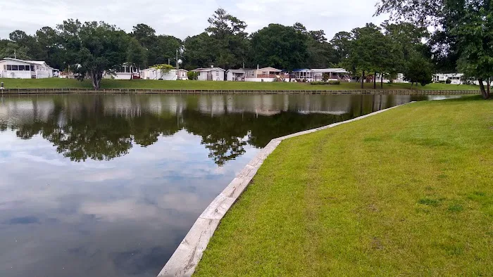 Pirate Cove Mobile Home Park Picture 6