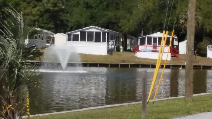 Pirate Cove Mobile Home Park Picture 4