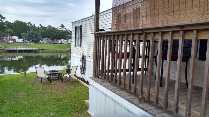 Pirate Cove Mobile Home Park Picture 3