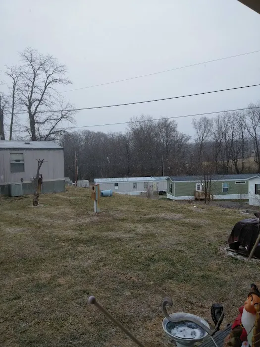 Lee Highway Court Picture 3