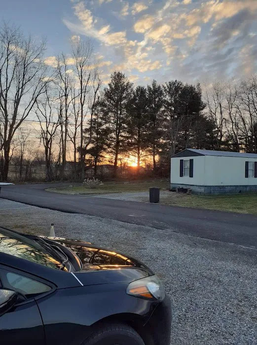 Lee Highway Court Picture 1