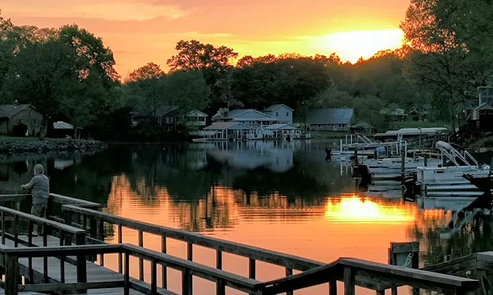 Lake Hickory RV Resort Picture 6