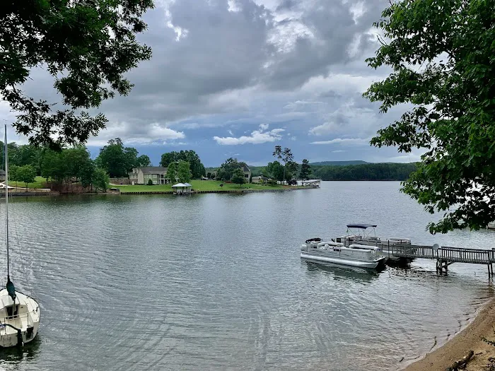 Lake Hickory RV Resort Picture 8