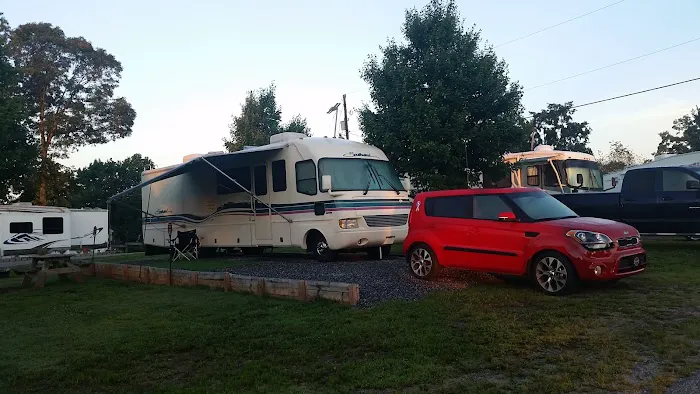 Lake Hickory RV Resort Picture 1