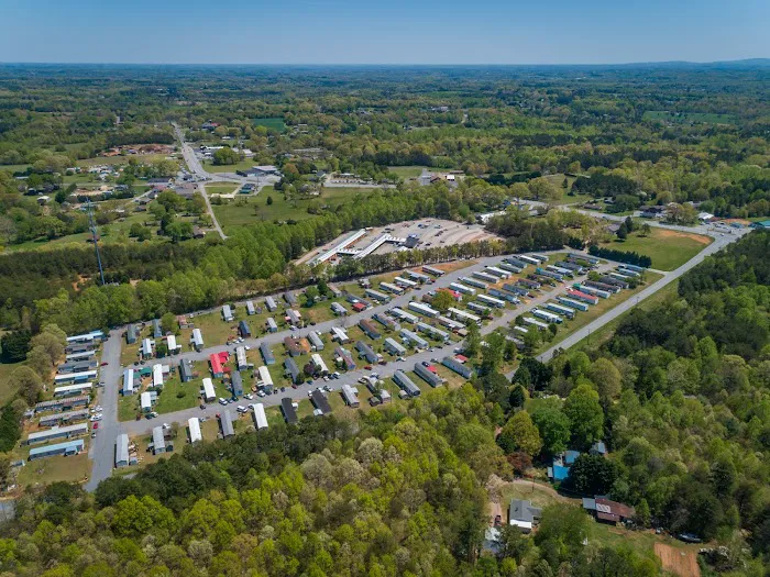 Thunderbird MHC | Hickory Mobile Home Park Picture 3