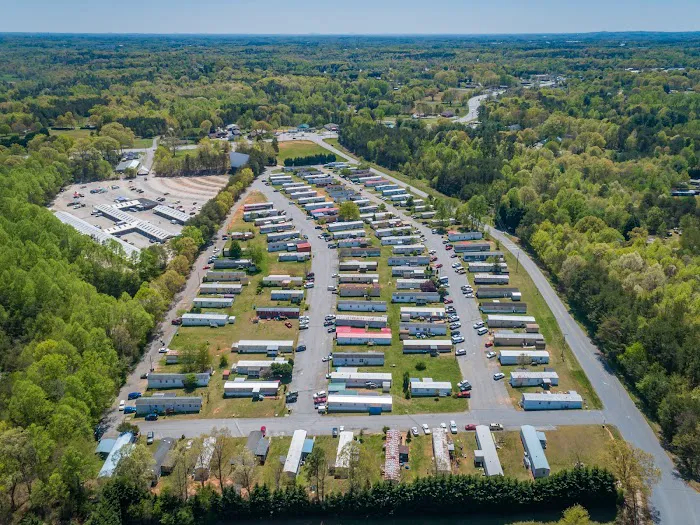 Thunderbird MHC | Hickory Mobile Home Park Picture 4