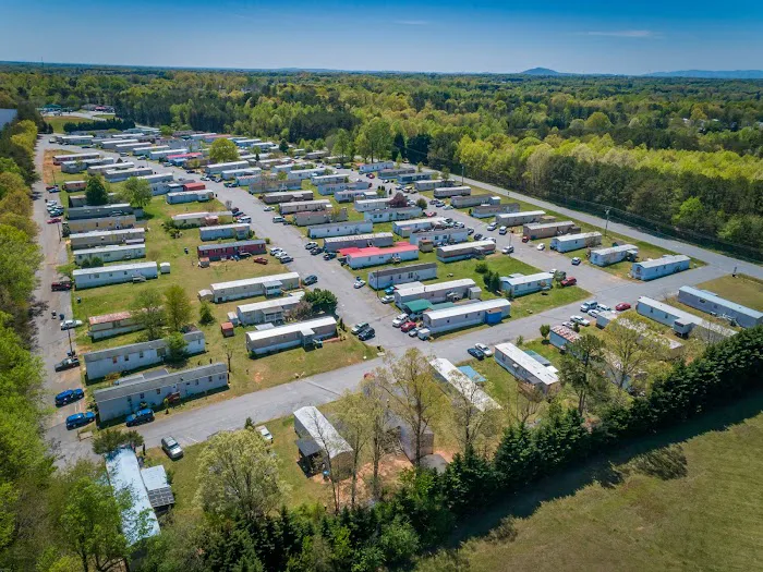 Thunderbird MHC | Hickory Mobile Home Park Picture 5