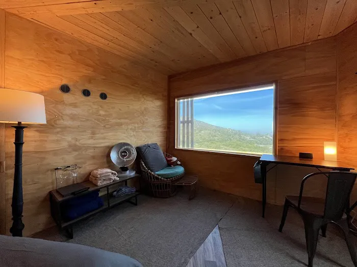 Oakasis treehouse Picture 6