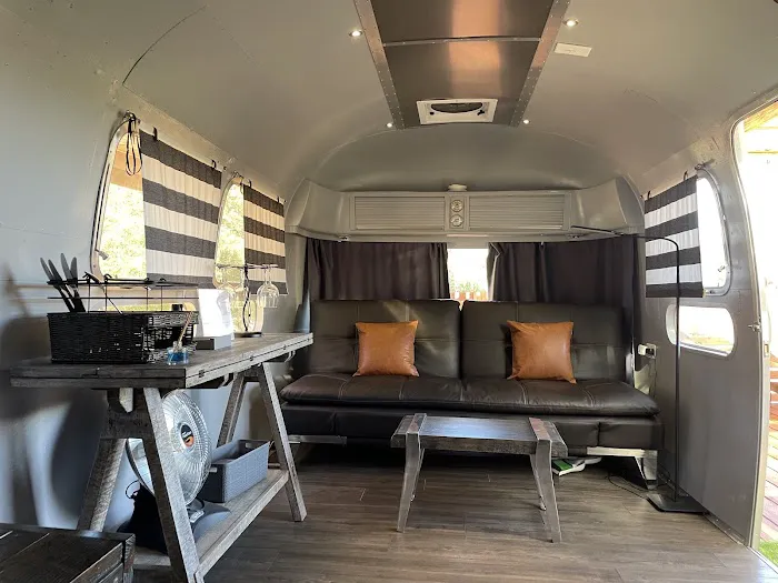 Oakasis treehouse Picture 1