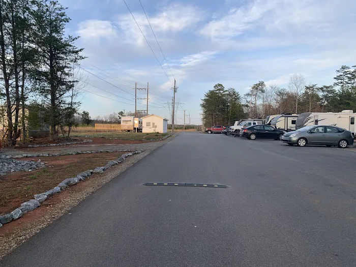 Rhyne Road RV Park Picture 1