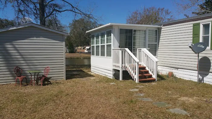 Inlet Oaks Village Picture 3