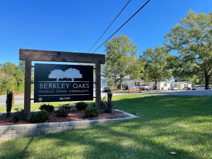 Berkley Oaks Mobile Home Park Picture 1