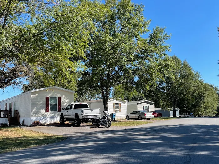 Berkley Oaks Mobile Home Park Picture 7