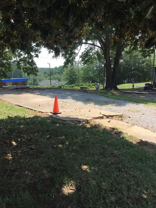 B & D RV Park Picture 6