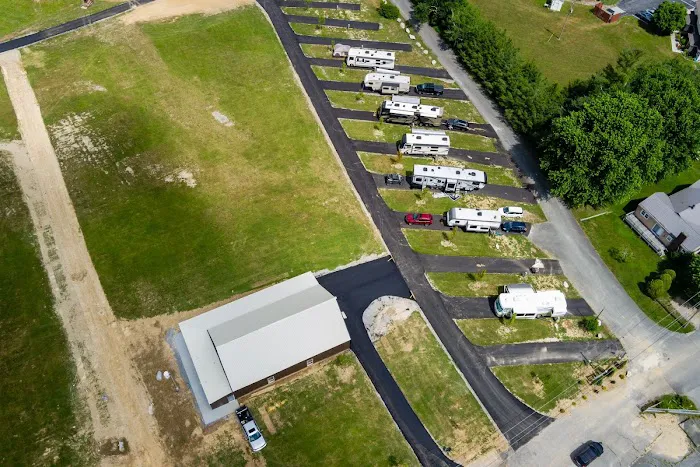 Big Mike's Creekside RV Resort Picture 8