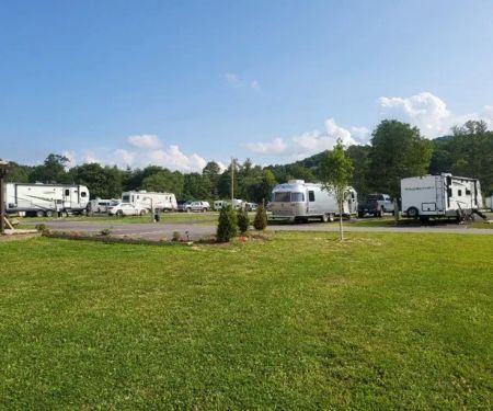 Big Mike's Creekside RV Resort