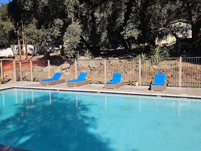 OAKKNOLL RV & CAMPGROUND Picture 3