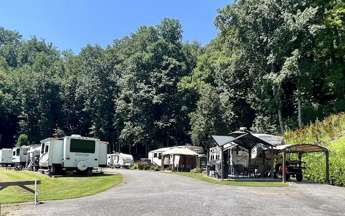 Daniel Boone RV Resort Picture 7