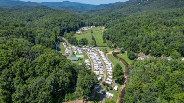 Daniel Boone RV Resort Picture 6