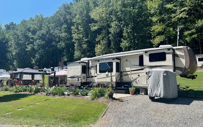 Daniel Boone RV Resort Picture 3