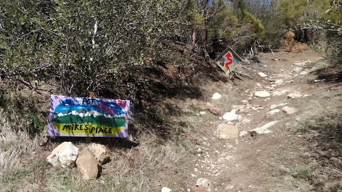 Mike's Place for PCT hikers Picture 5