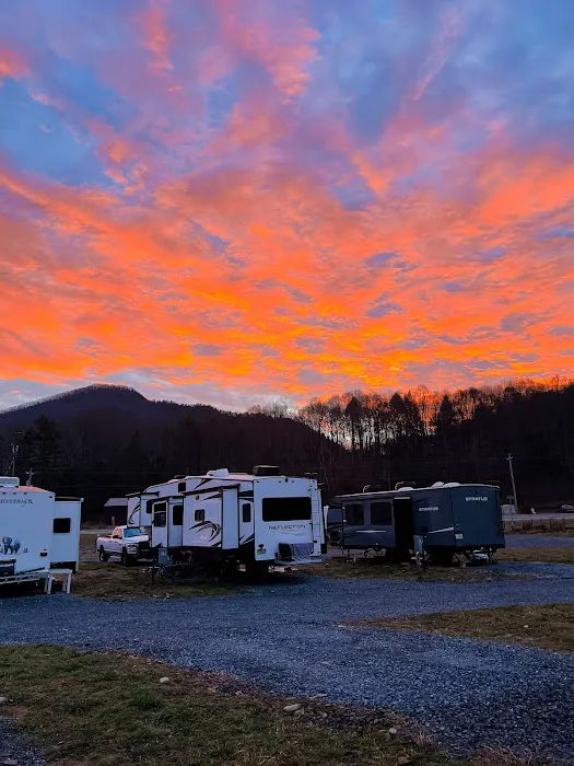 The Hamptons RV Park Picture 4